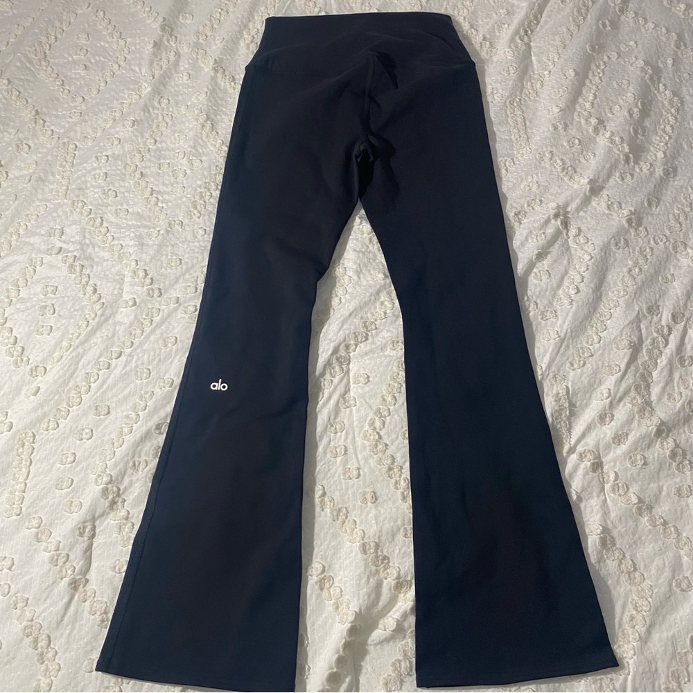 Alo Black Flare Leggings/Yoga Pants Size Medium